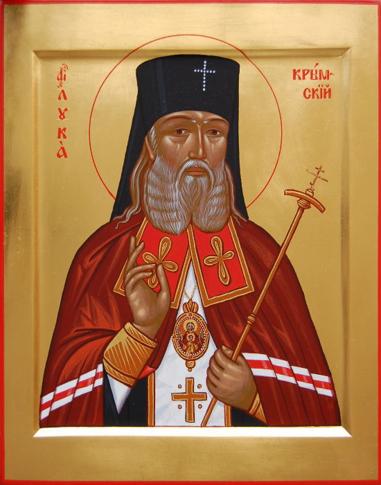Икона - святитель Лука Войно-Ясенецкий, архиепископ Крымский. Икона с золотым фоном, нимбом и ассистом. Размер иконы 28х22 см.